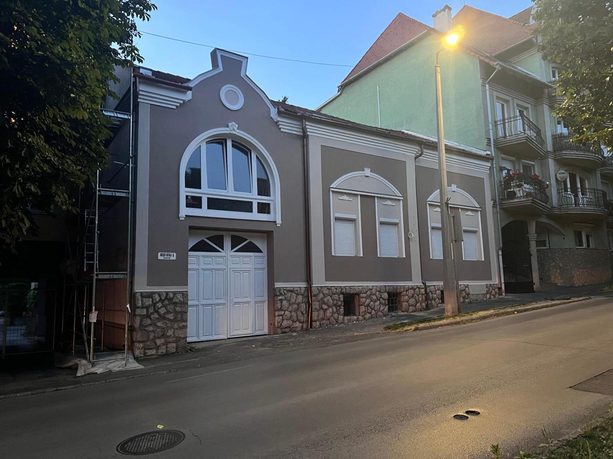 Berzsenyi Apartmanhaz Kaposvar Bagian luar foto